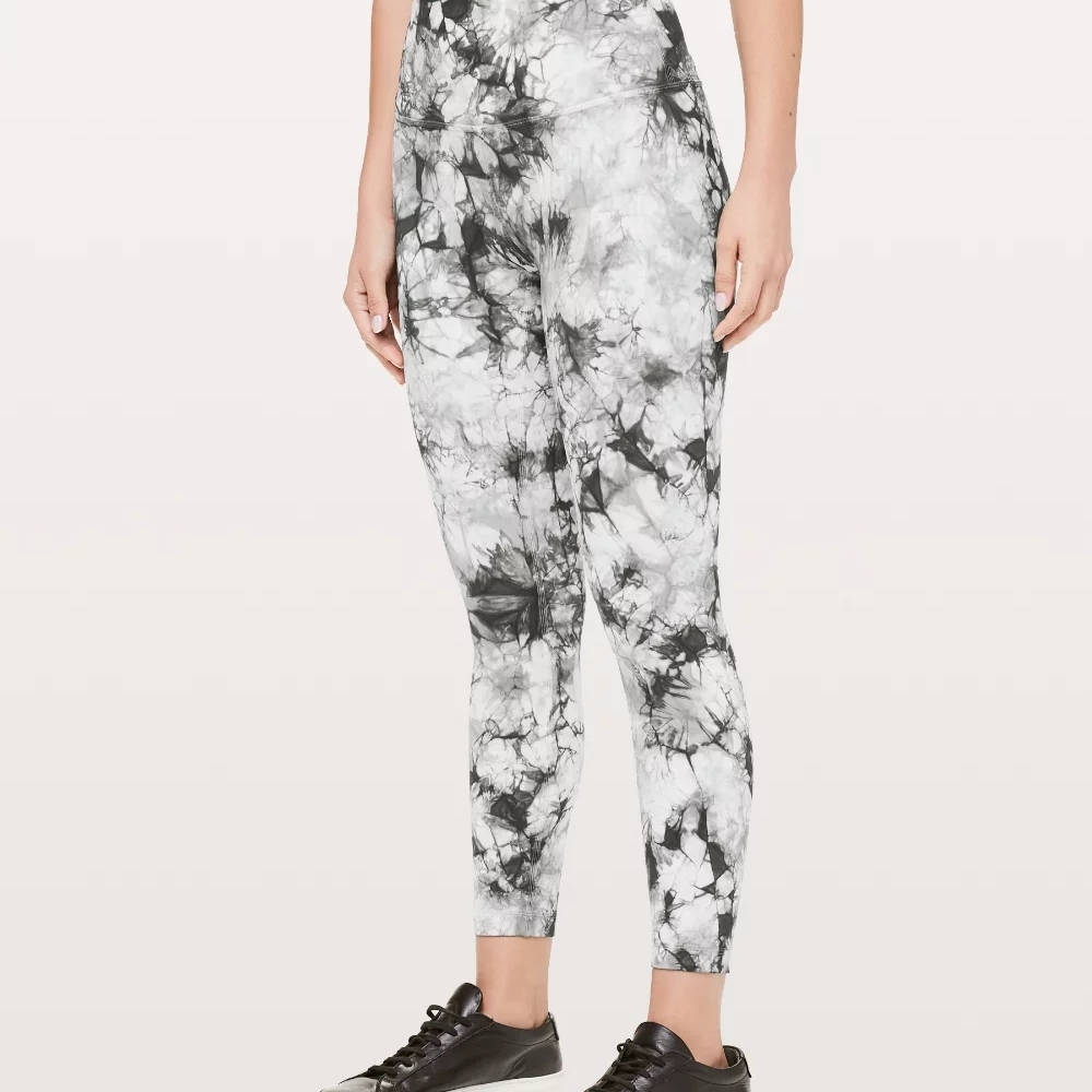 Lululemon Wunder Under HR Tight 25" Size 10